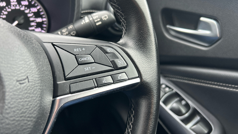 Nissan Juke 1.0 DiG-T 114 N-Connecta 5dr Petrol Hatchback